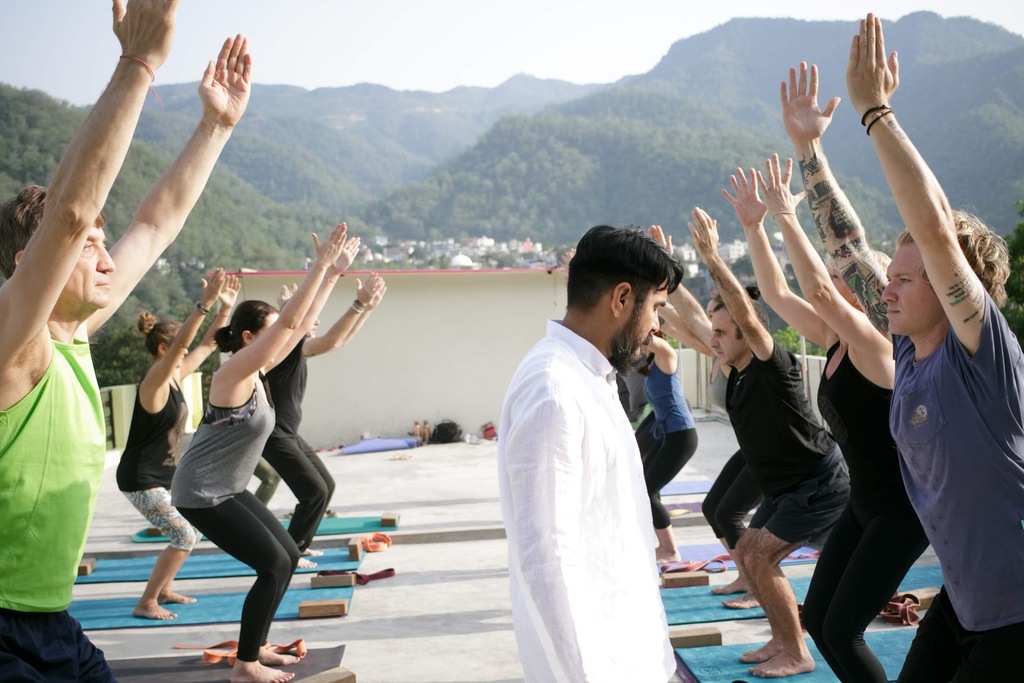 Inexpensive Yoga Retreats in Rishikesh